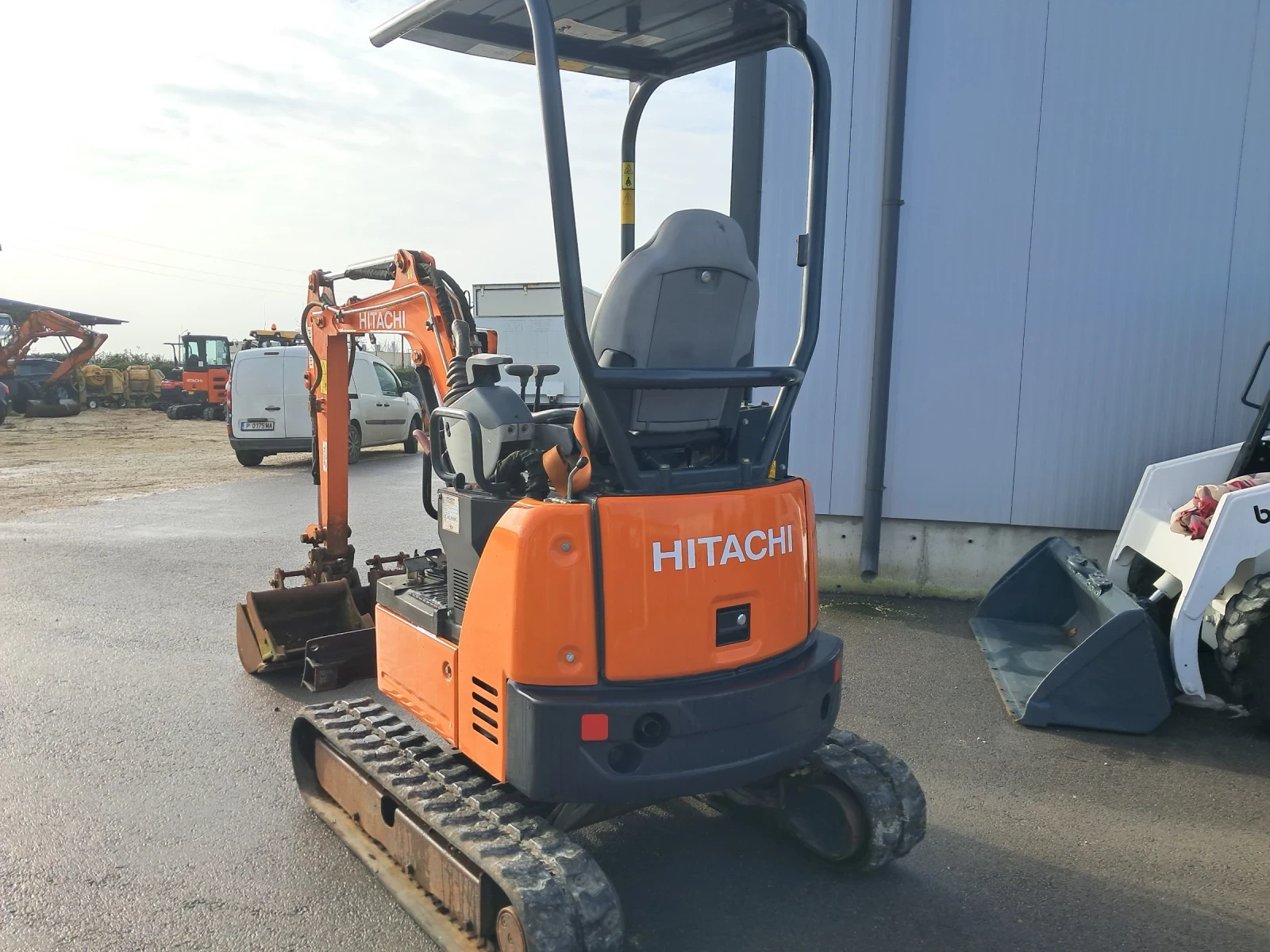 Багер Hitachi ZAXIS 19U-5A - изображение 5