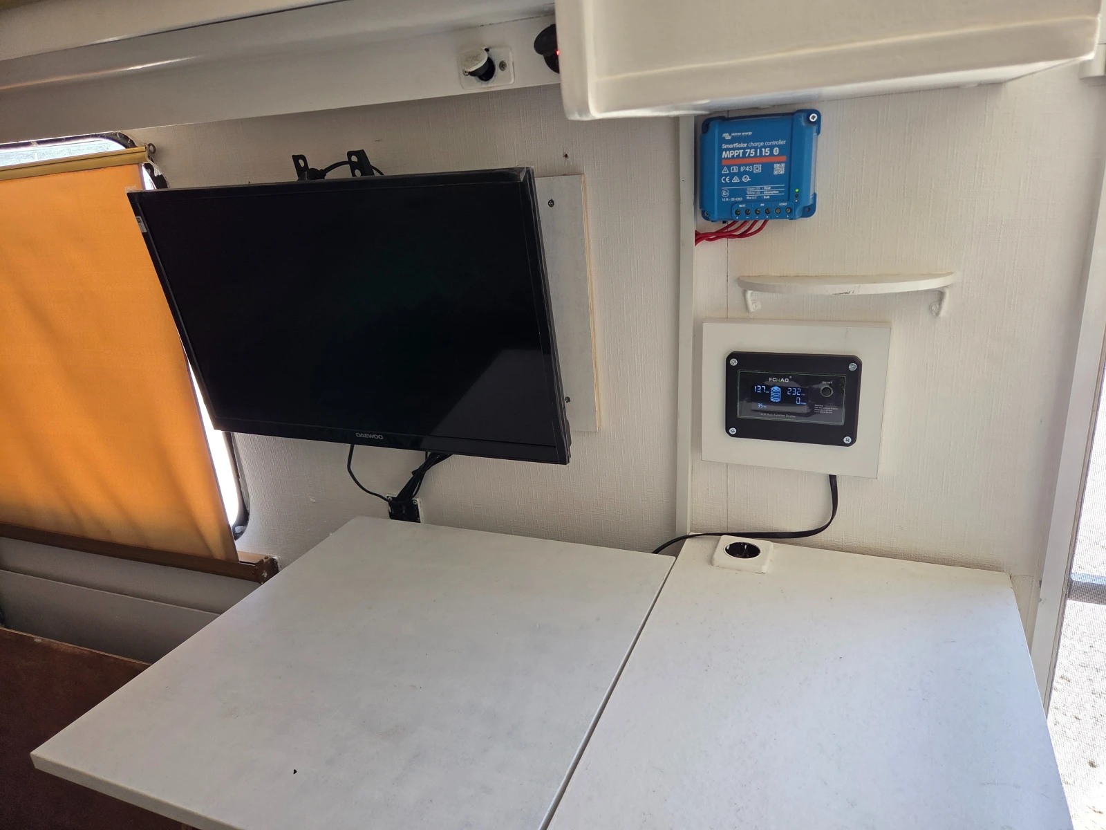 Каравана Adria optima 4256 TE, снимка 12 - Каравани и кемпери - 56137111