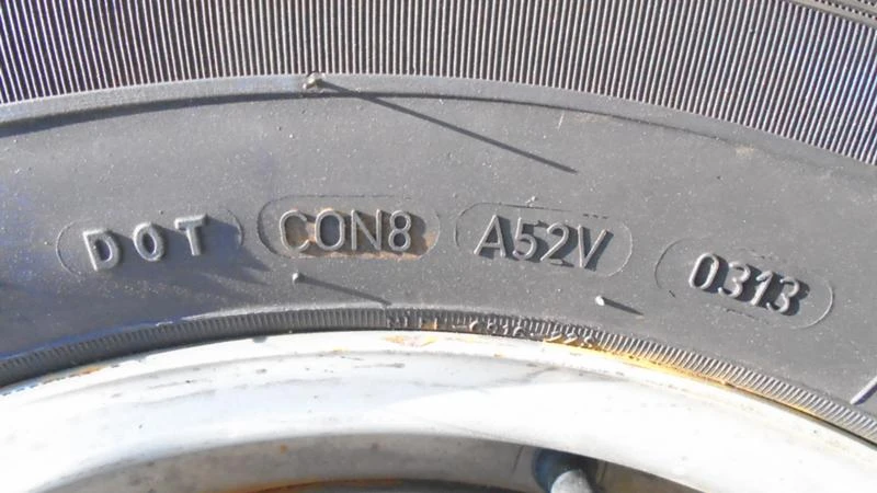 Гуми Зимни 215/75R16, снимка 6 - Гуми и джанти - 22379347