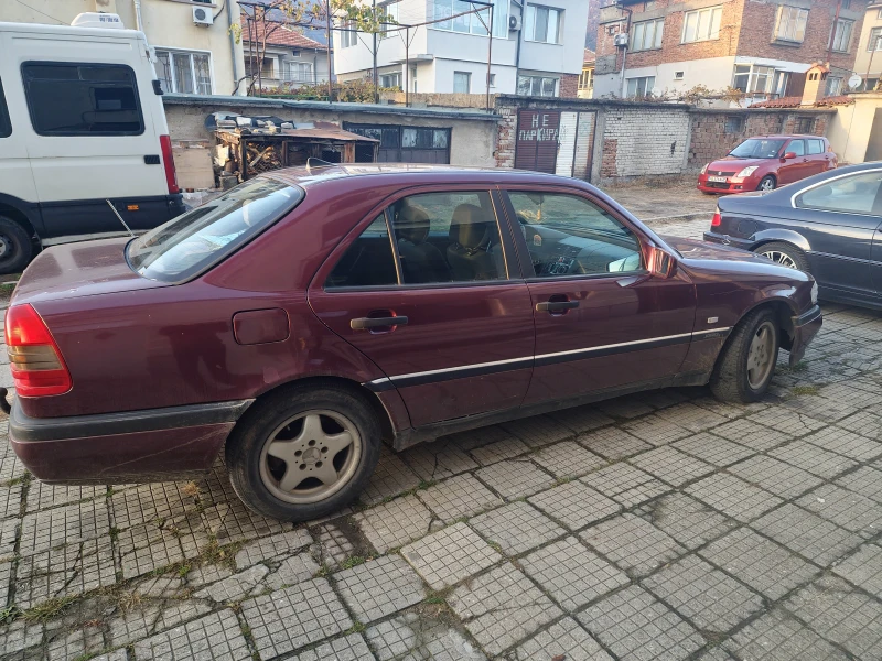 Mercedes-Benz C 250 TD, снимка 4 - Автомобили и джипове - 48089421