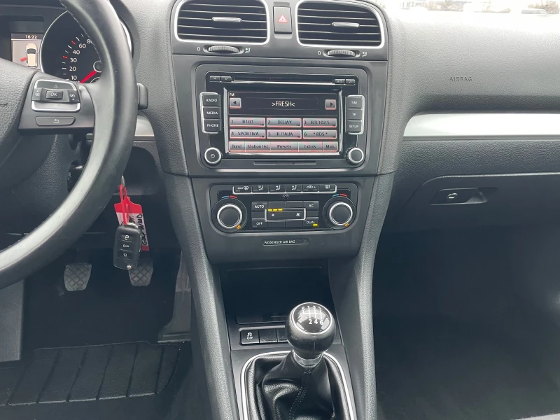 VW Golf 2.0 110k.c, снимка 9 - Автомобили и джипове - 49240891