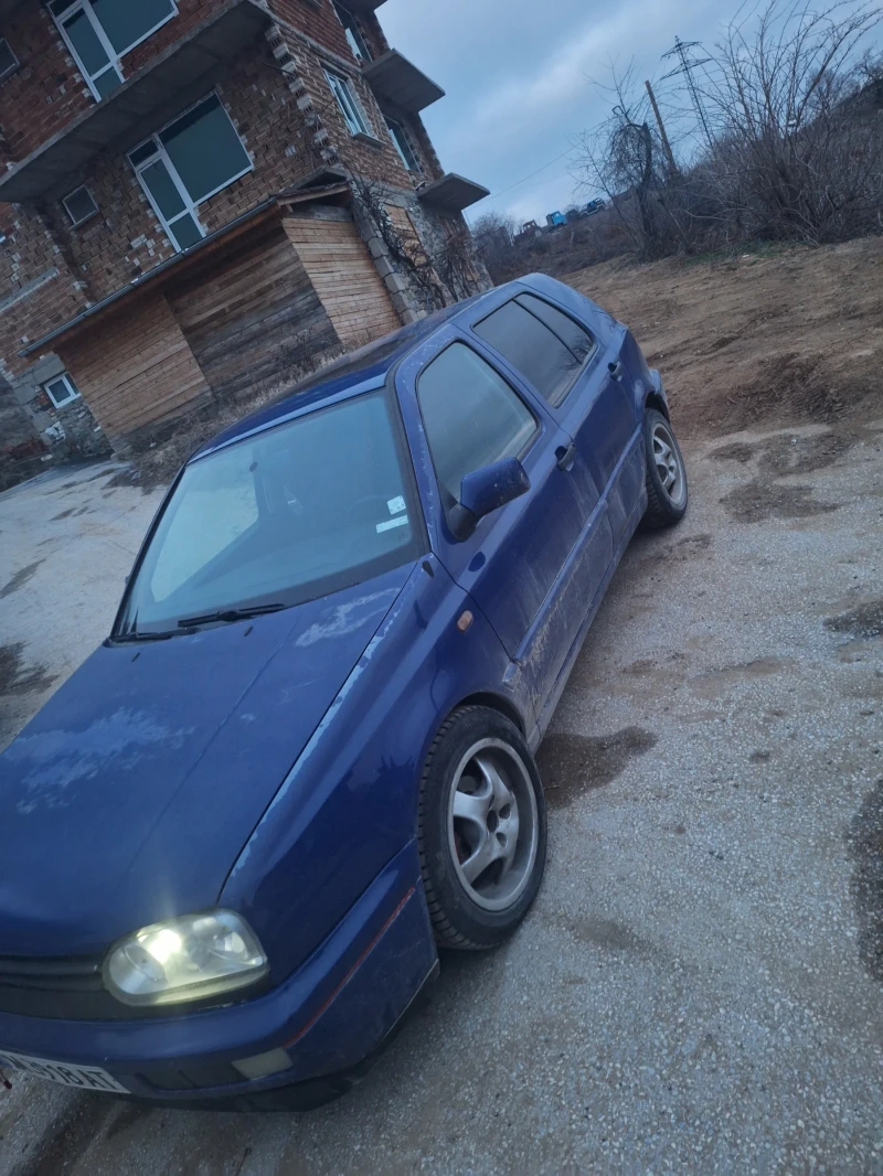 VW Golf 1.6 75, снимка 4 - Автомобили и джипове - 49276032