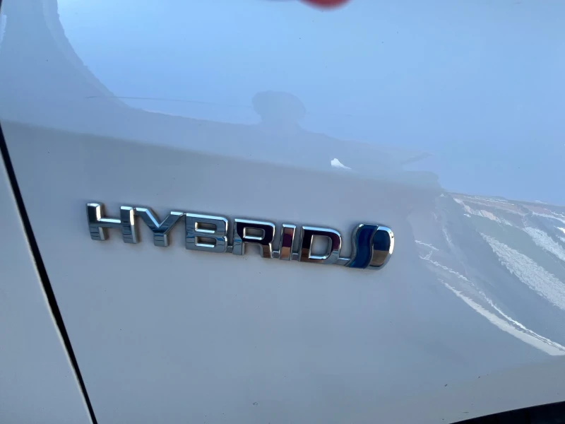 Toyota Corolla 1.8 Hybrid Dynamic Business, снимка 14 - Автомобили и джипове - 50810276