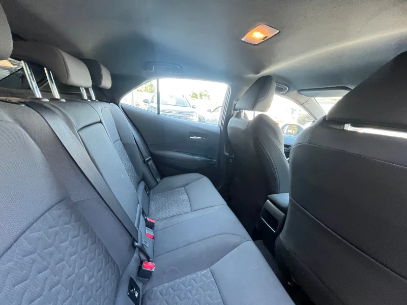 Toyota Corolla 1.8 Hybrid Dynamic Business, снимка 13 - Автомобили и джипове - 50810276