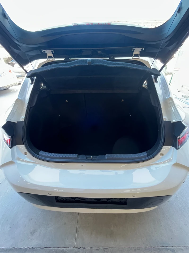 Toyota Corolla 1.8 Hybrid Dynamic Business, снимка 16 - Автомобили и джипове - 50810276