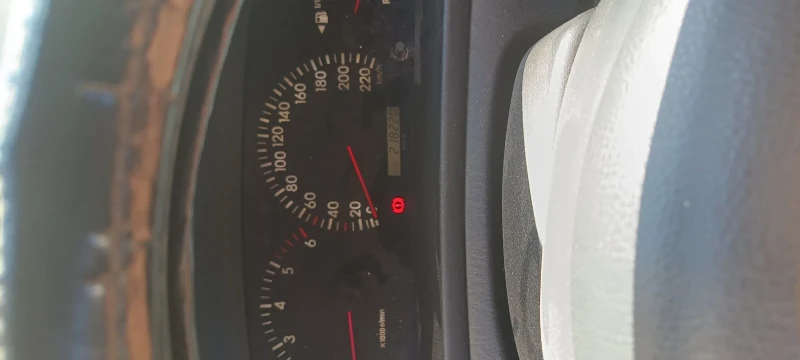 Toyota Corolla verso, снимка 3 - Автомобили и джипове - 52968575