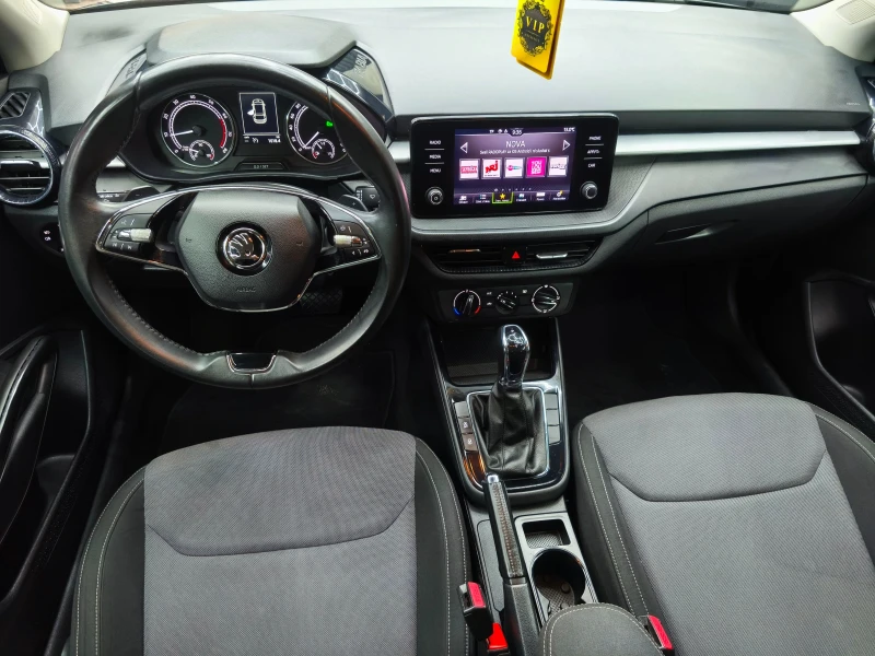 Skoda Fabia 1.0 TSI* LPG* DSG* Distronic* MATRIX* KEYLESS GO, снимка 14 - Автомобили и джипове - 52315294