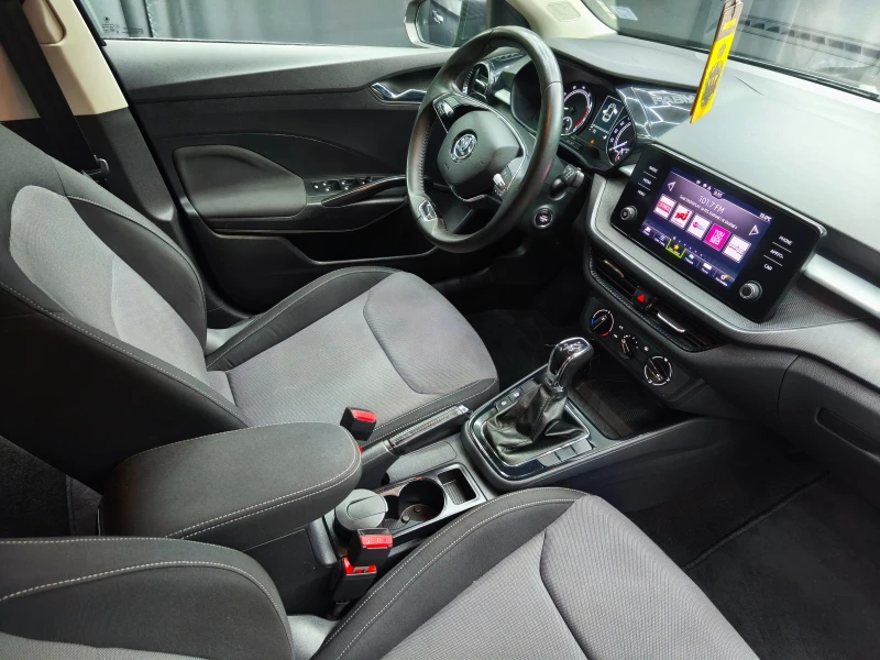Skoda Fabia 1.0 TSI* LPG* DSG* Distronic* MATRIX* KEYLESS GO, снимка 11 - Автомобили и джипове - 52315294