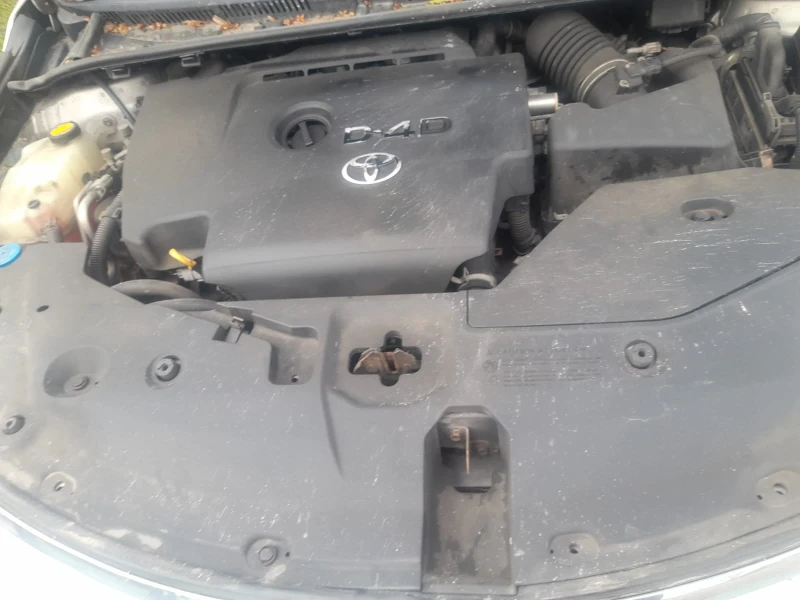 Toyota Avensis, снимка 9 - Автомобили и джипове - 52693415