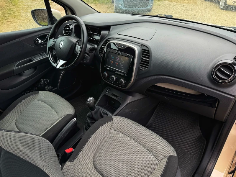 Renault Captur 1.5 DCi НАПЪЛНО ОБСЛУЖЕНА, снимка 10 - Автомобили и джипове - 52990776