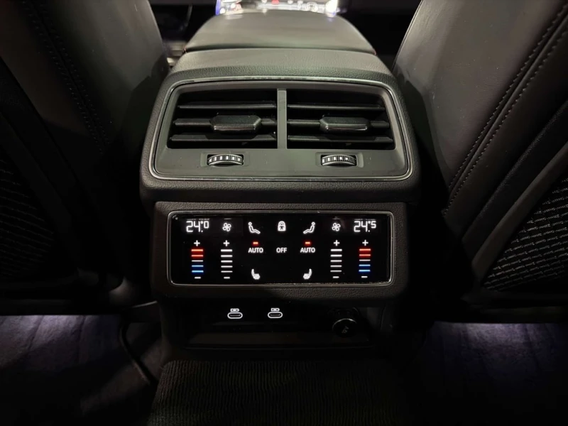 Audi Rs7 * quattro * CARFAX * ЦЕНА ДО БГ, снимка 12 - Автомобили и джипове - 53431873