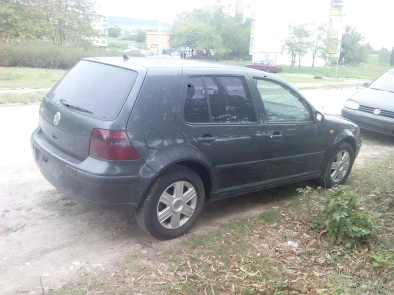 VW Golf 1.4/1.6/2.0/1.9d, снимка 11 - Автомобили и джипове - 3330905