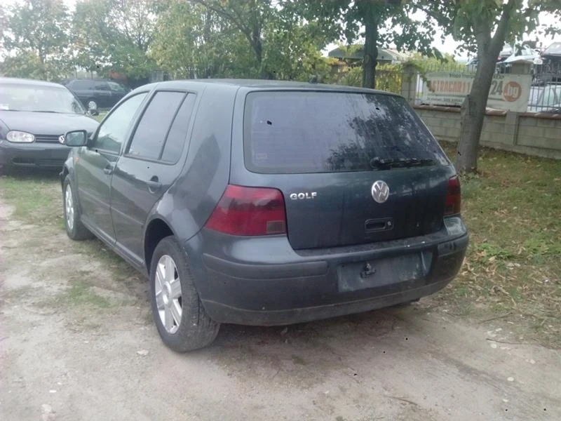 VW Golf 1.4/1.6/2.0/1.9d, снимка 14 - Автомобили и джипове - 3330905