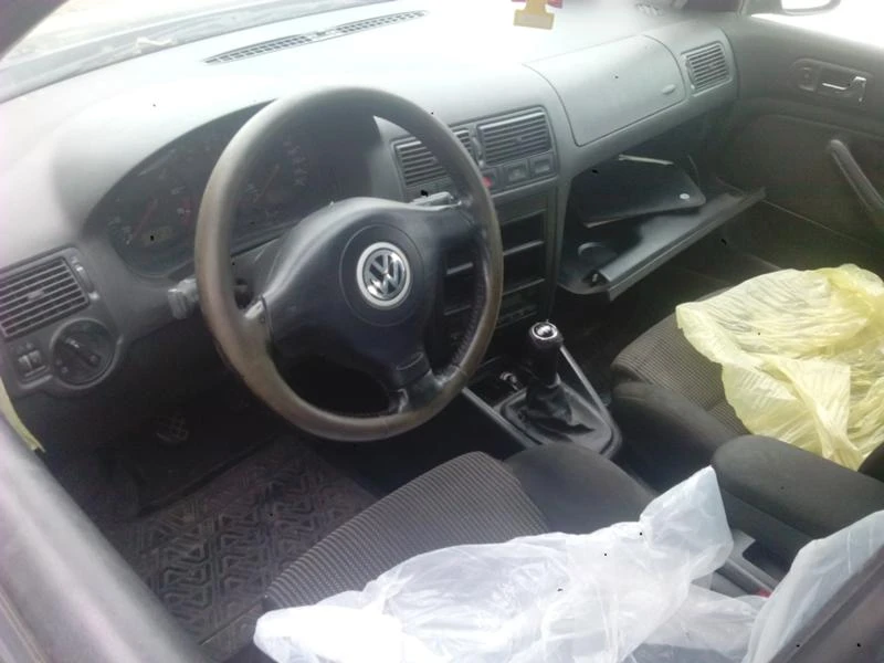 VW Golf 1.4/1.6/2.0/1.9d, снимка 16 - Автомобили и джипове - 3330905