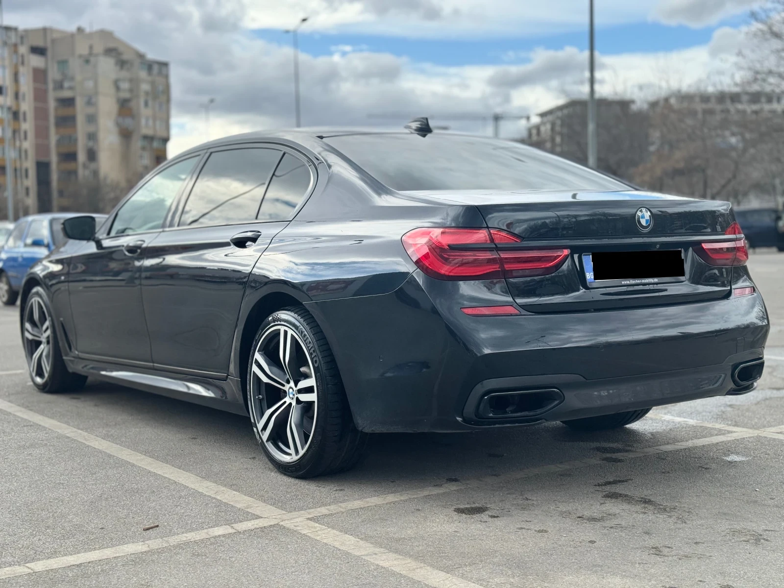 BMW 750 Long Xdrive M-Packet - изображение 6