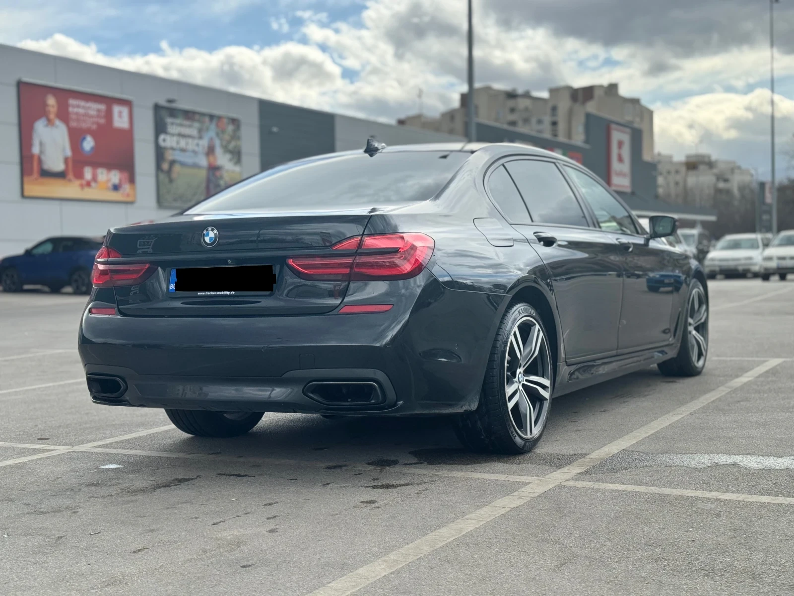 BMW 750 Long Xdrive M-Packet - изображение 4