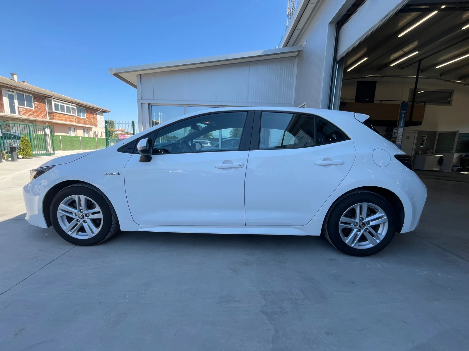 Toyota Corolla 1.8 Hybrid Dynamic Business - изображение 4