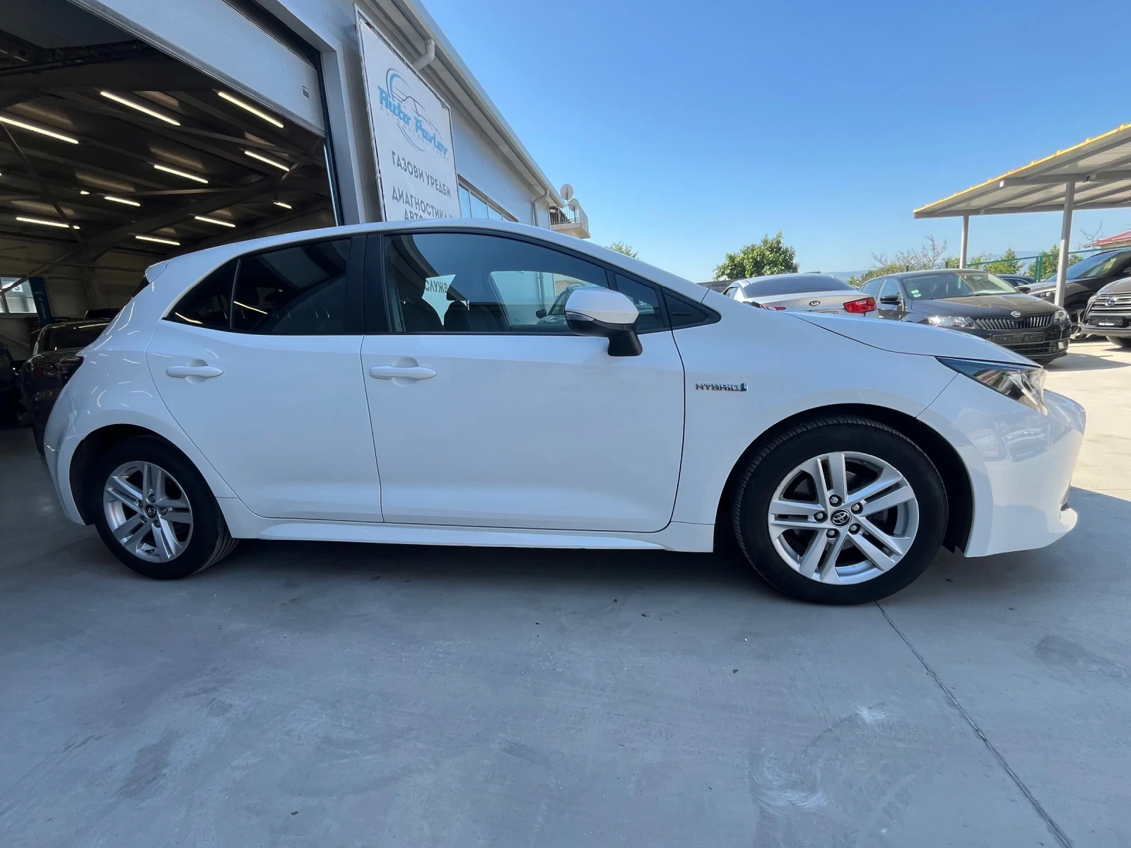 Toyota Corolla 1.8 Hybrid Dynamic Business - изображение 7