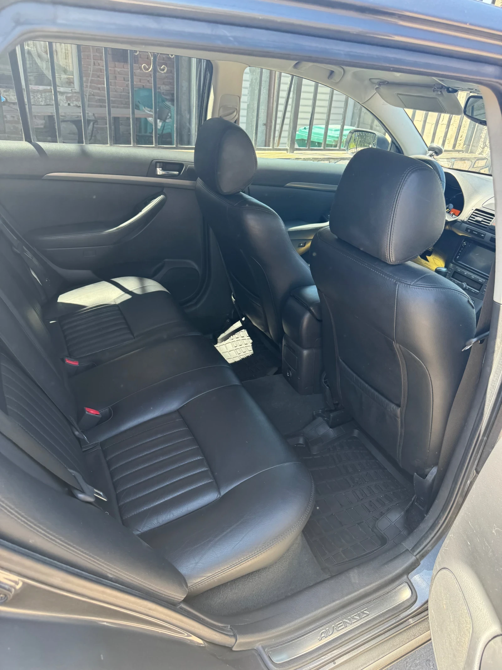 Toyota Avensis  - изображение 6