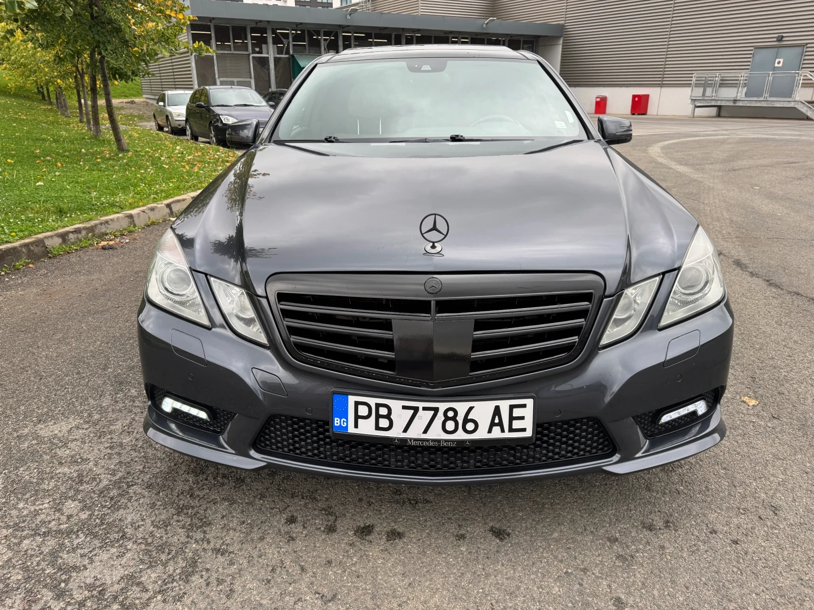 Mercedes-Benz E 500 ПЕРФЕКТЕН * 5.5 * M273 * ГАЗ - изображение 3
