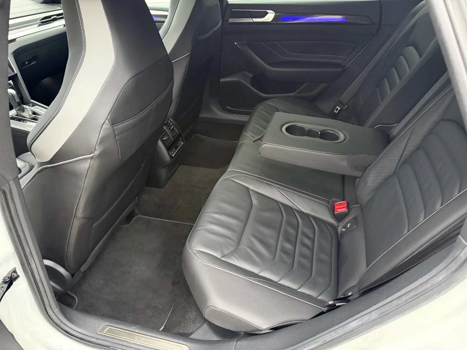 VW Arteon 2.0TDI Rline - изображение 10