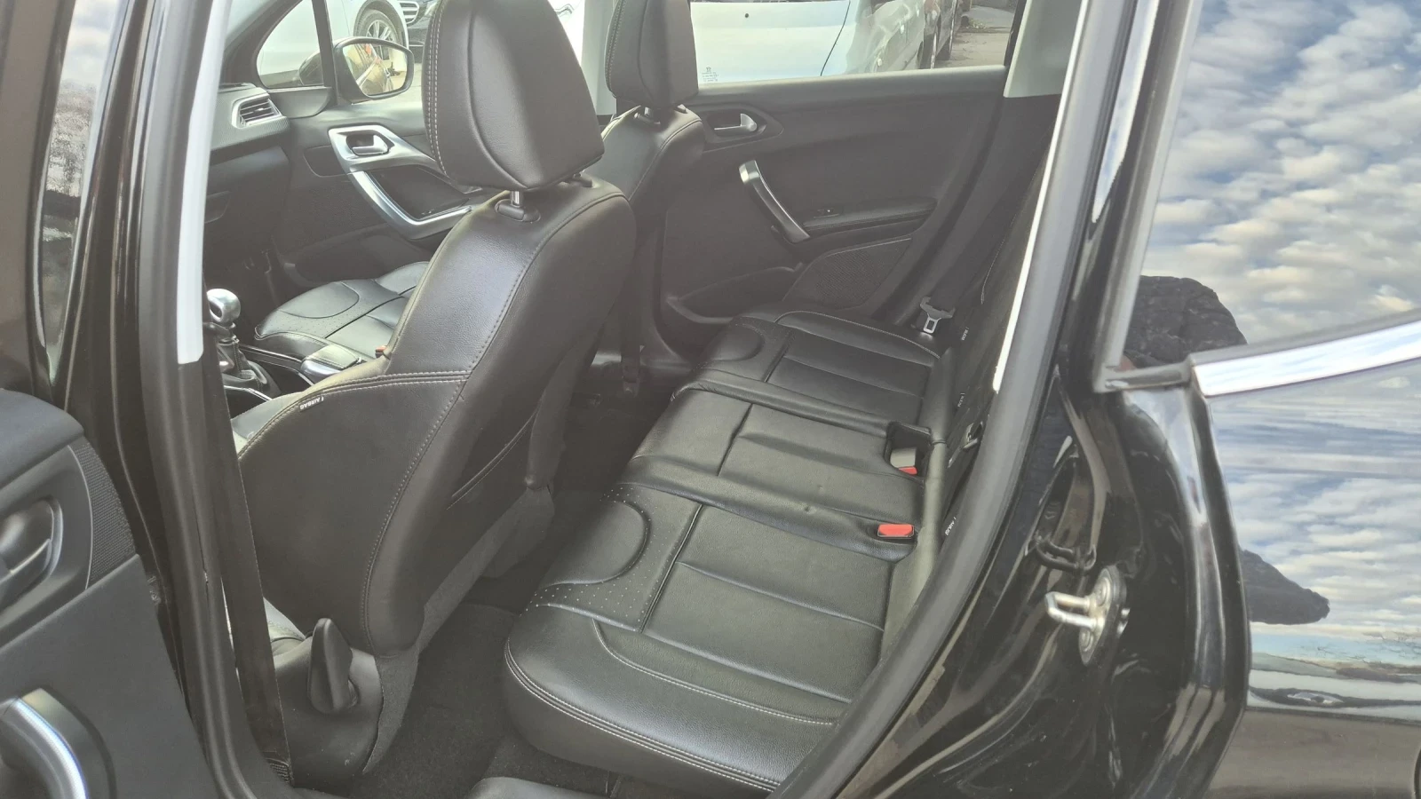 Peugeot 2008 1.2бензин кожа, нави - изображение 7