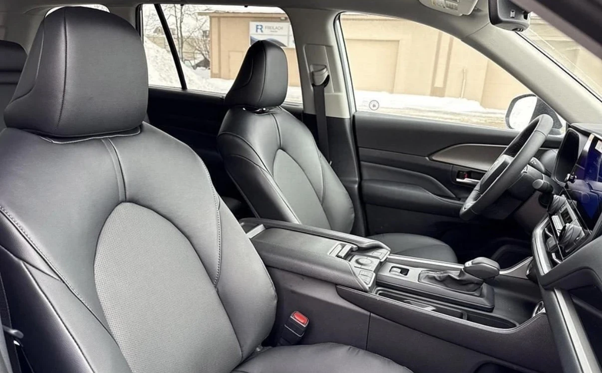 Toyota Grand Highlander Hybrid | НОВ | AWD | 8 Места | Черен Салон |  - изображение 9