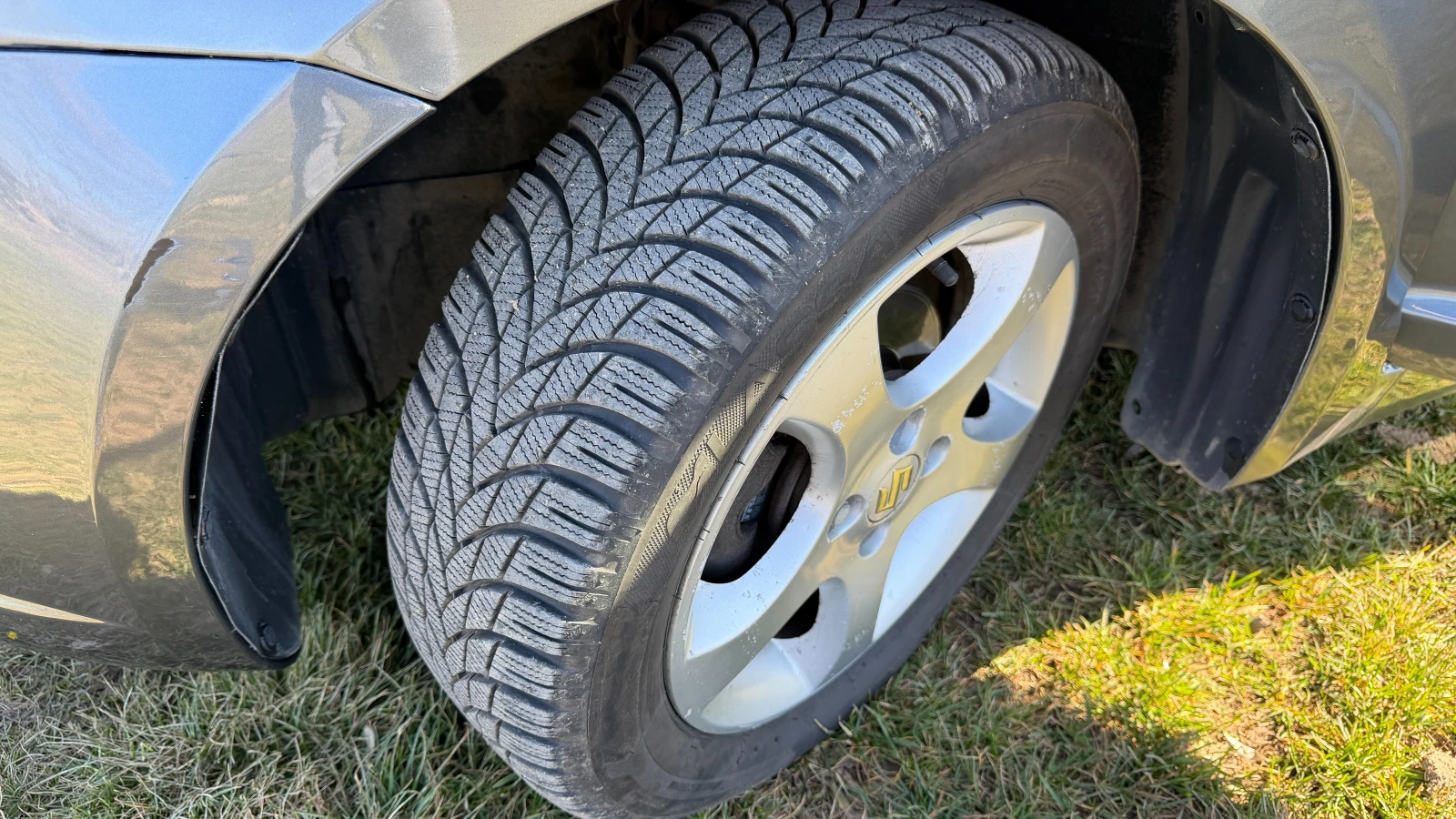 Suzuki Swift, снимка 10 - Автомобили и джипове - 53763996