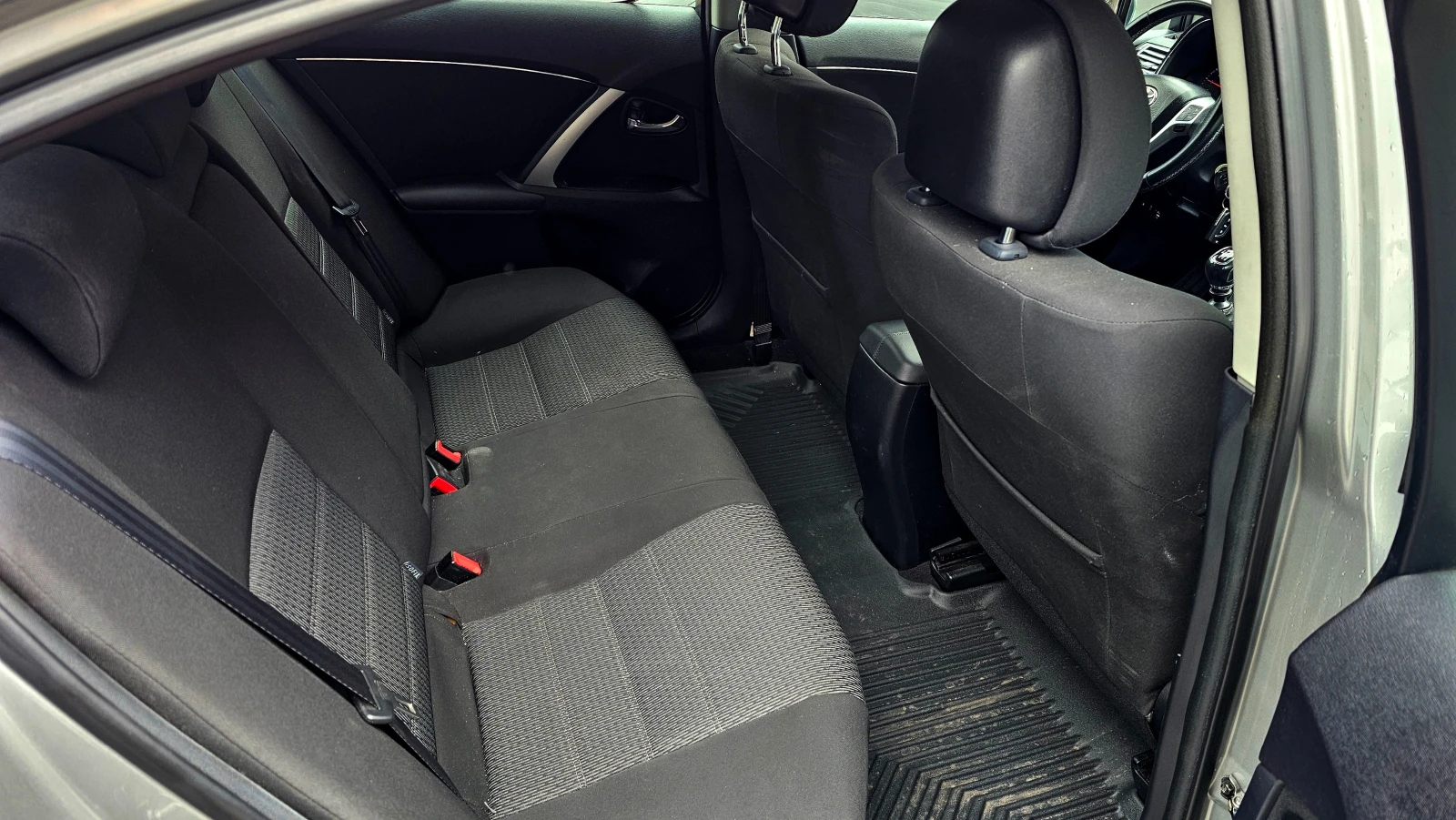 Toyota Avensis 2.0i-152kc-169000kм, снимка 12 - Автомобили и джипове - 53914662