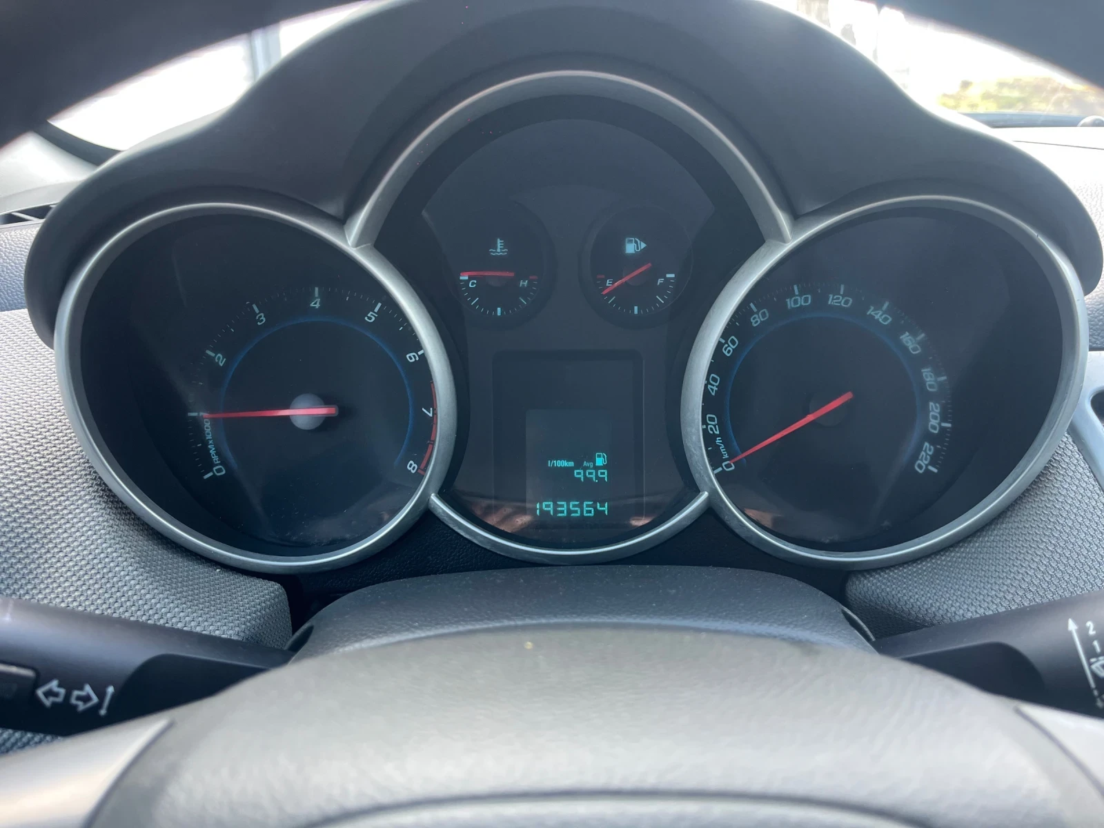 Chevrolet Cruze 1.6 Газ, снимка 8 - Автомобили и джипове - 54044070