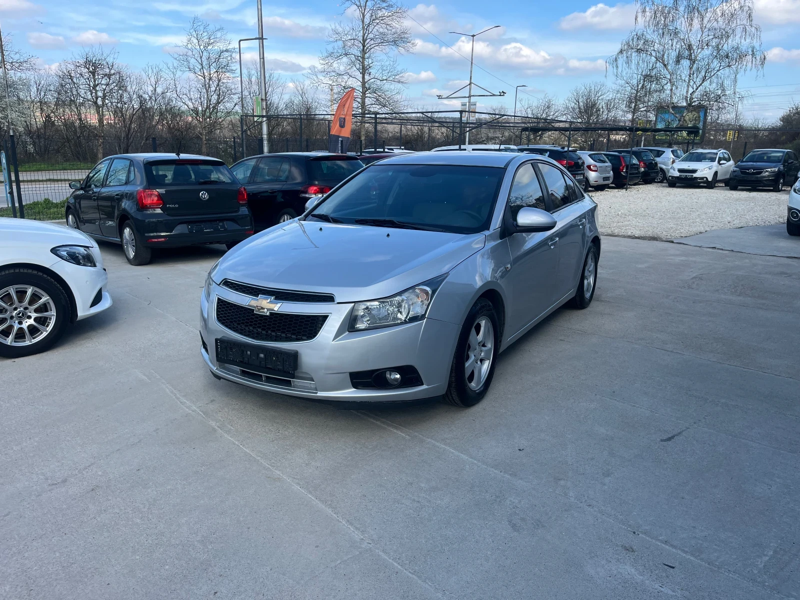 Chevrolet Cruze 1.6 Газ, снимка 13 - Автомобили и джипове - 54044070