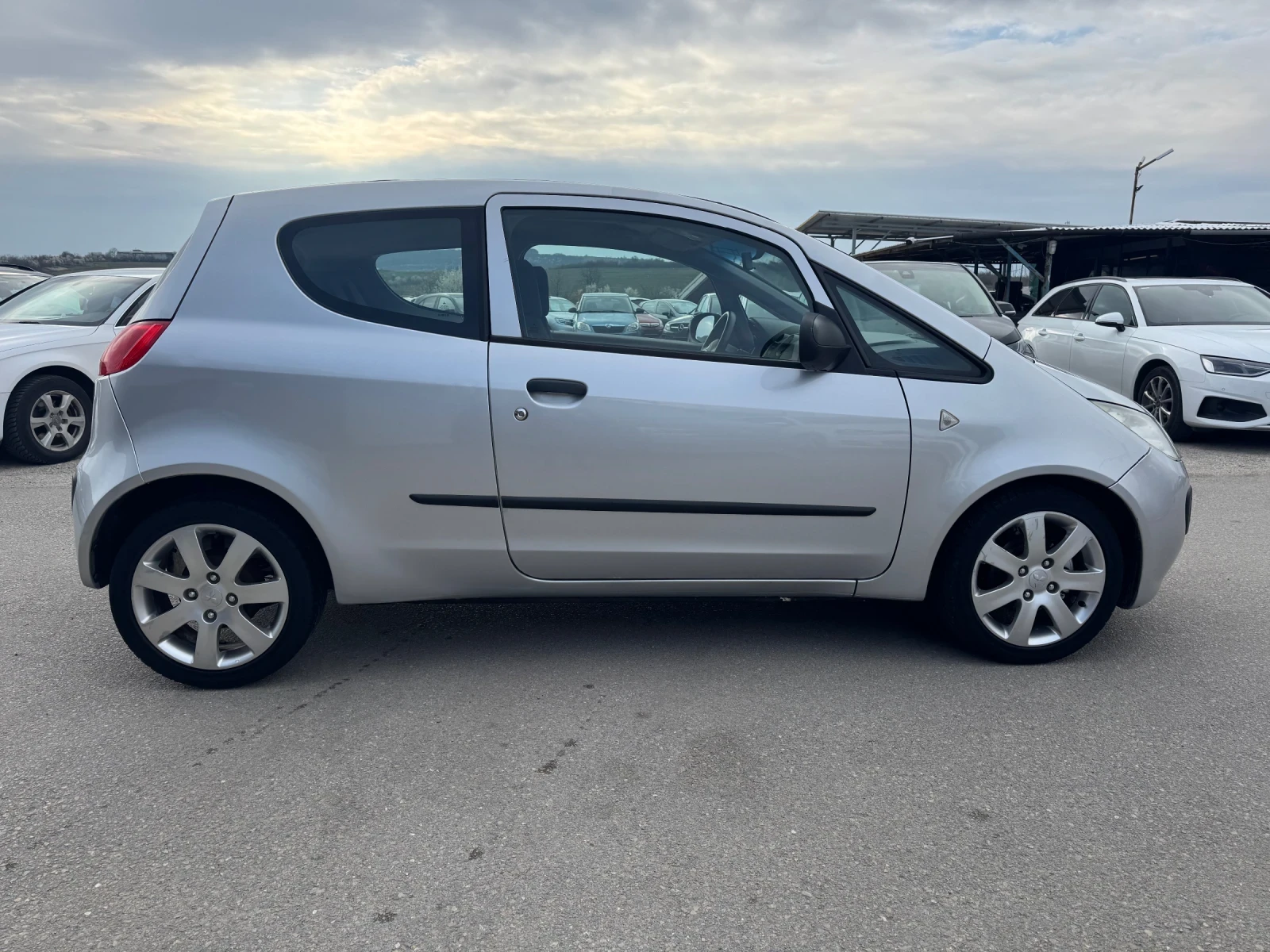 Mitsubishi Colt 1.1i, снимка 7 - Автомобили и джипове - 54049579