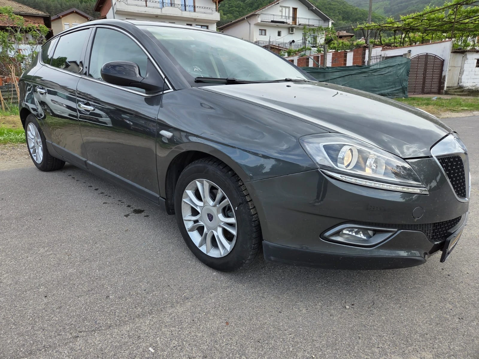Lancia Delta 1.6 MultiJet, снимка 3 - Автомобили и джипове - 54544722