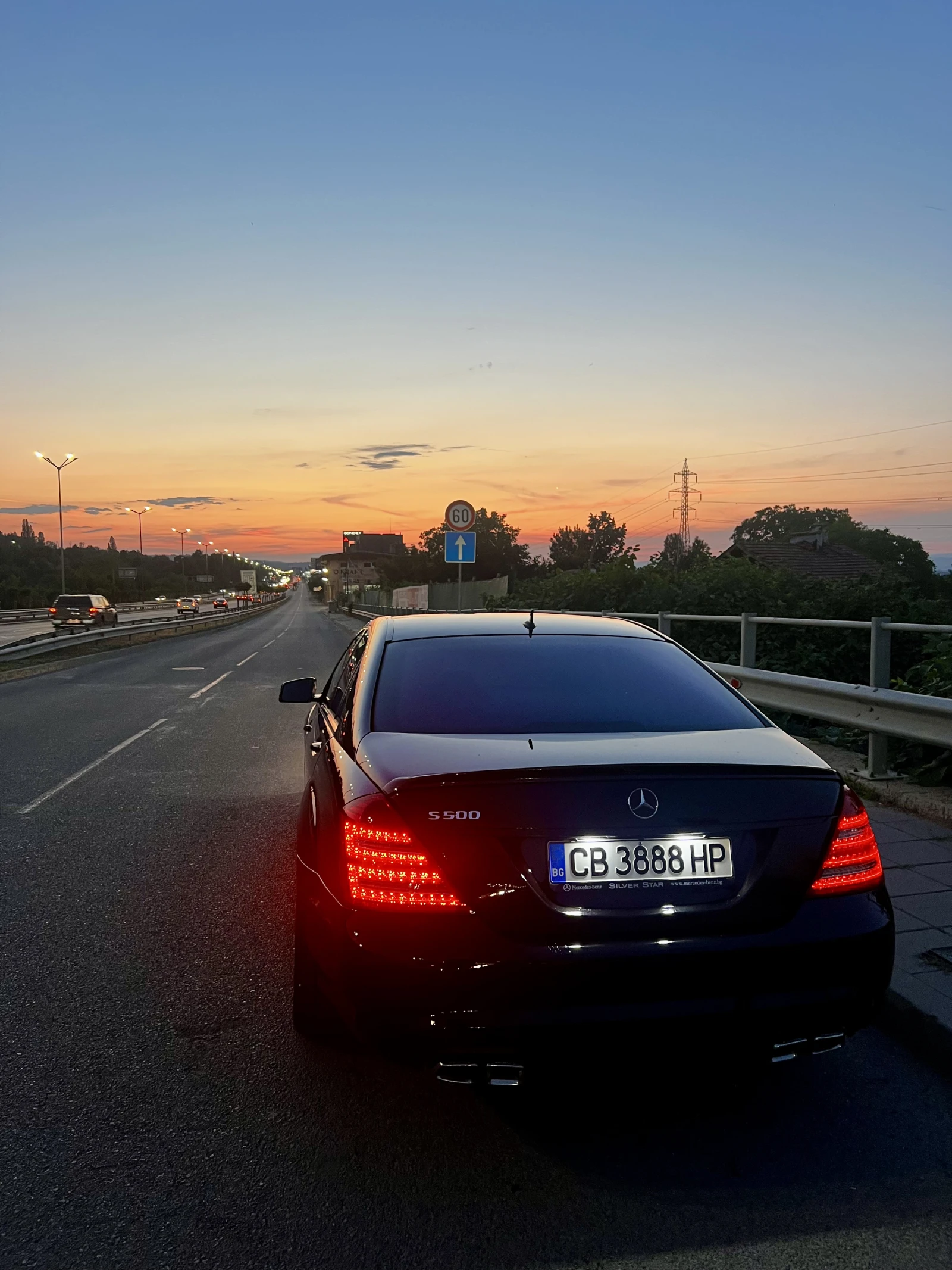 Mercedes-Benz S 500 5.5 V8 | AMG | CARPLAY, снимка 2 - Автомобили и джипове - 54556838