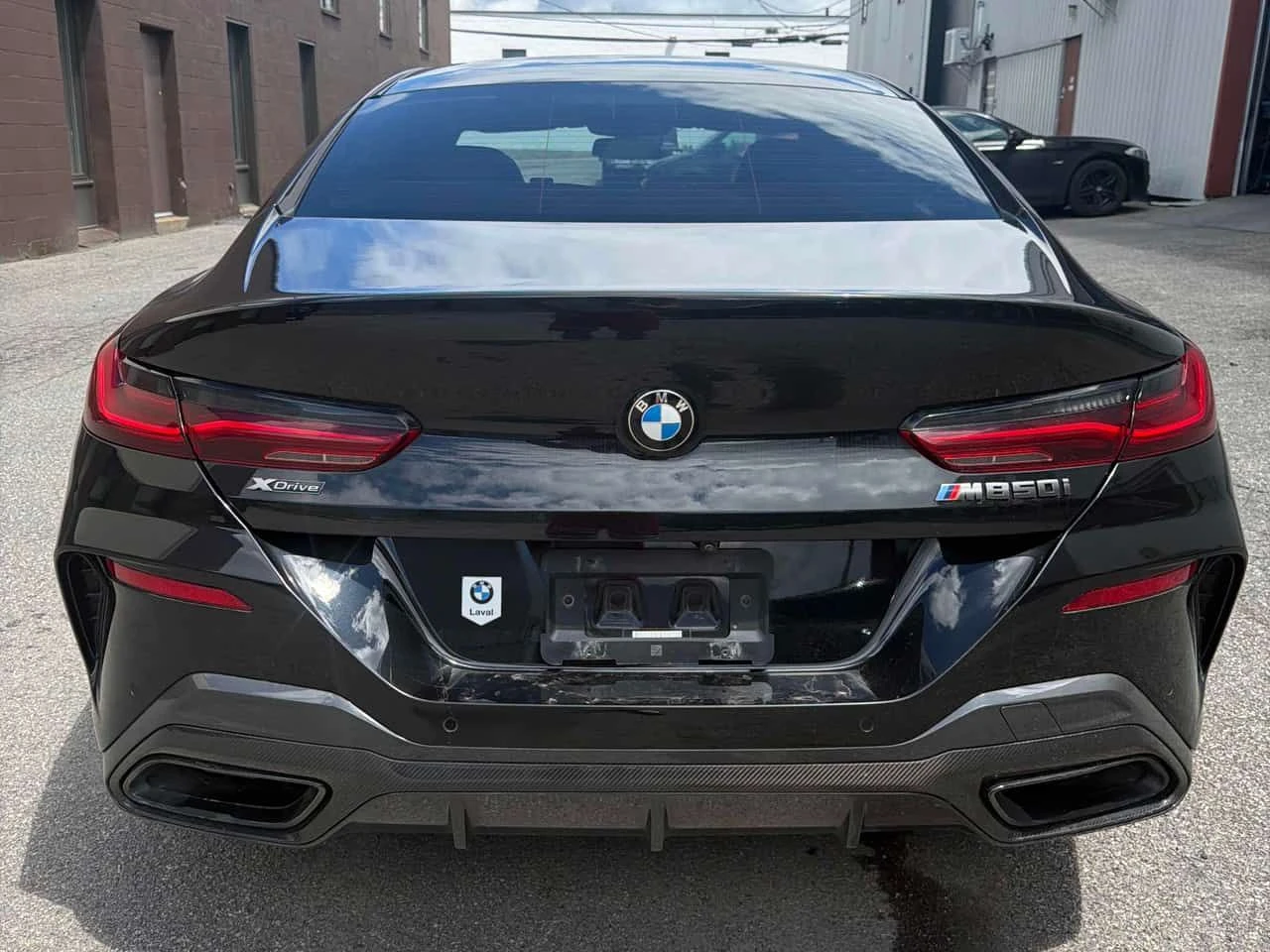 BMW 850 * xDrive * CARFAX * ЛАЗЕРИ * ЧЕРВЕН САЛОН * , снимка 4 - Автомобили и джипове - 54939254