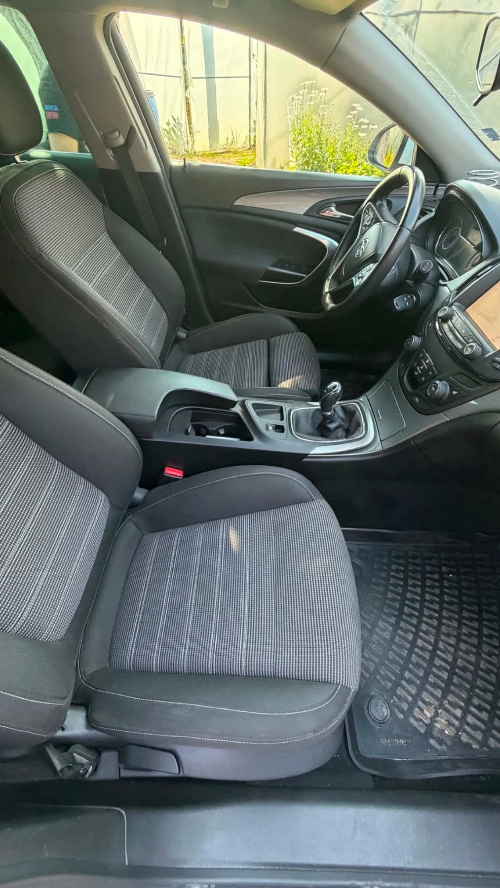 Opel Insignia, снимка 3 - Автомобили и джипове - 54989637