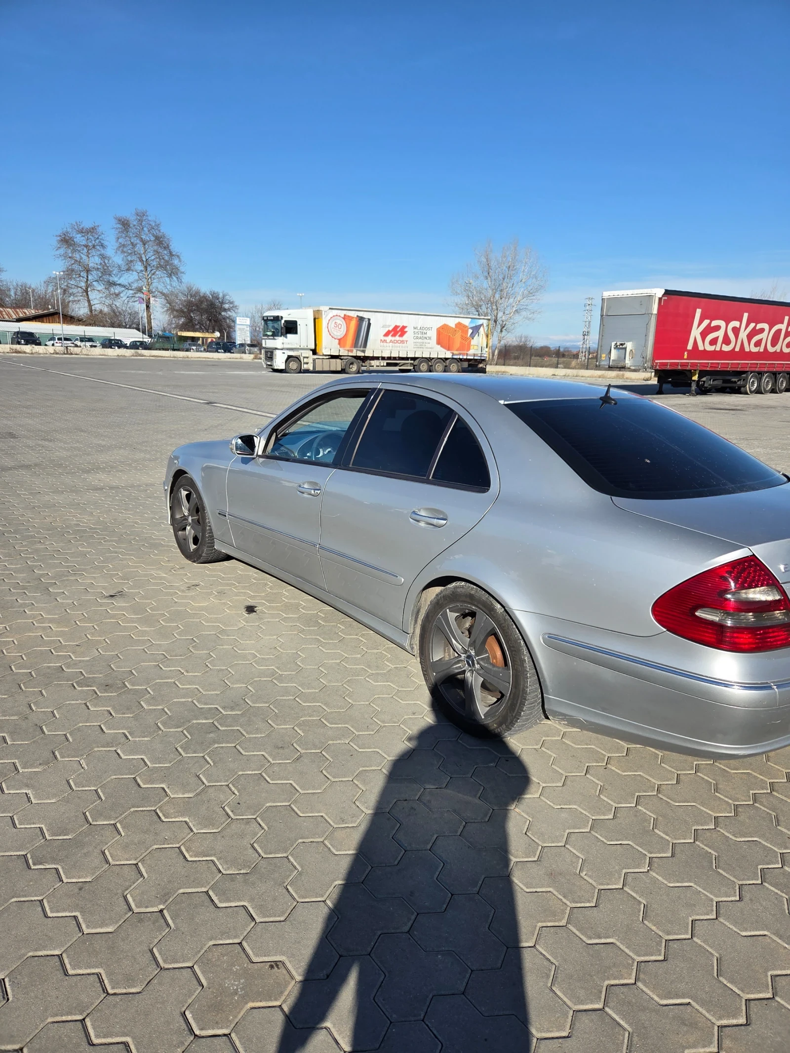 Mercedes-Benz E 270, снимка 5 - Автомобили и джипове - 55553334