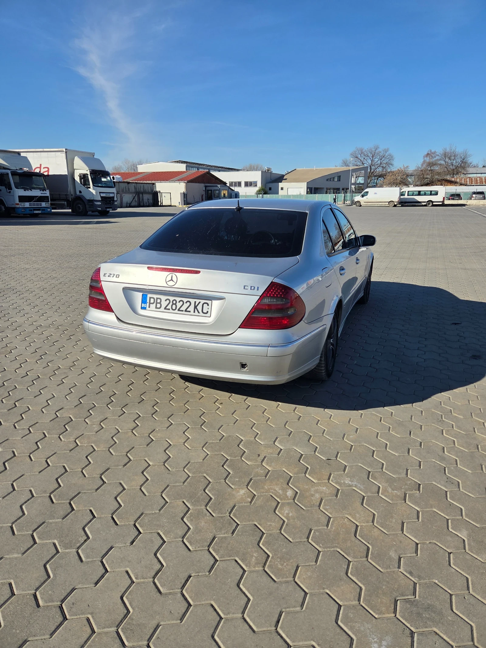Mercedes-Benz E 270, снимка 4 - Автомобили и джипове - 55553334