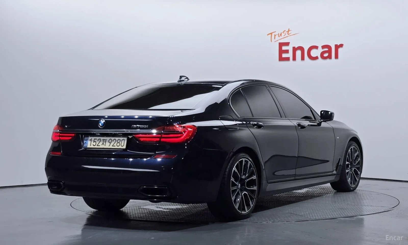 BMW 740 Реални километри\ Head up\ ТОП ЦЕНА, снимка 2 - Автомобили и джипове - 55571689
