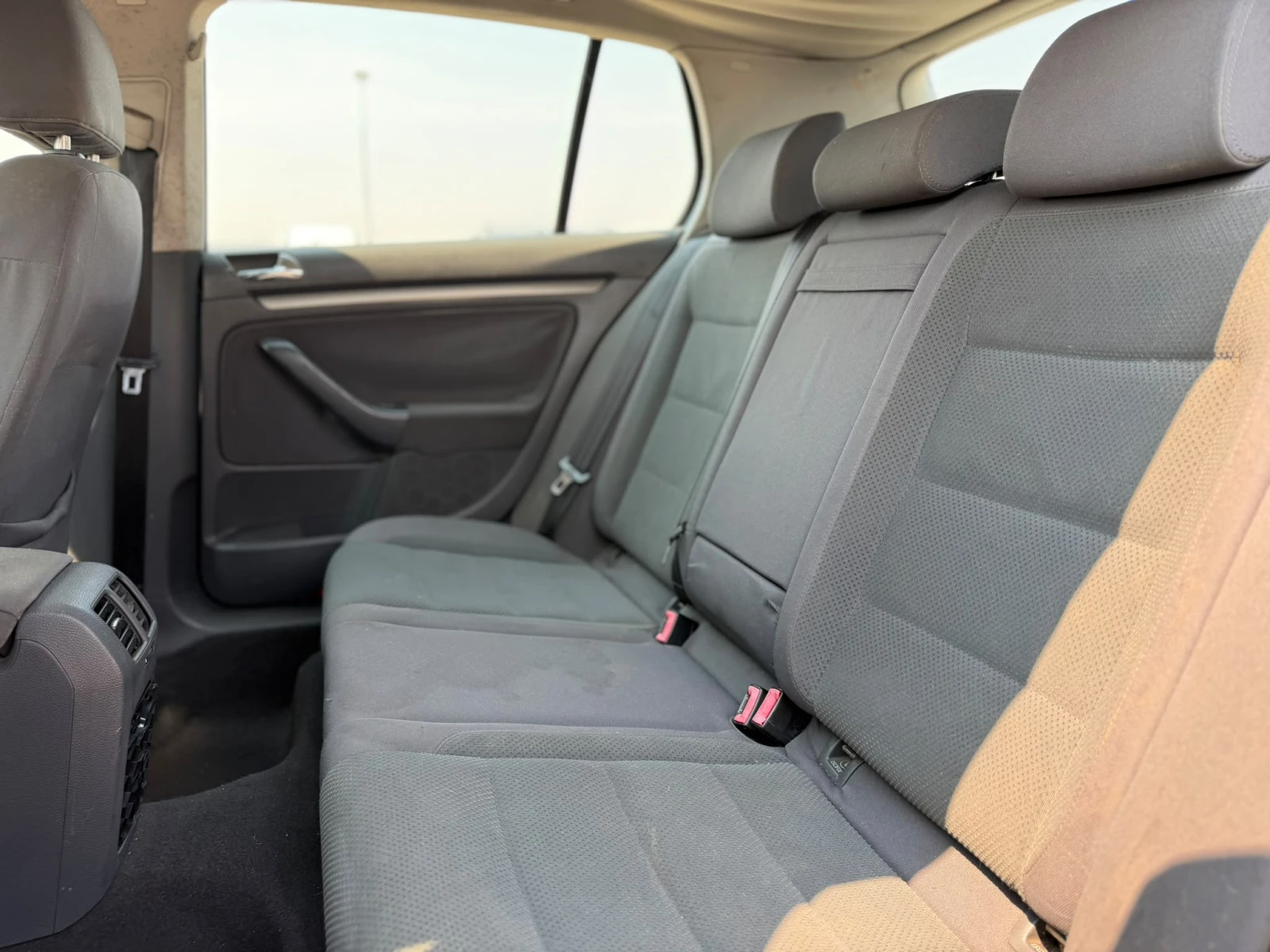 VW Golf / 1.9TDI / SPORTLINE EDITION / , снимка 10 - Автомобили и джипове - 55706899