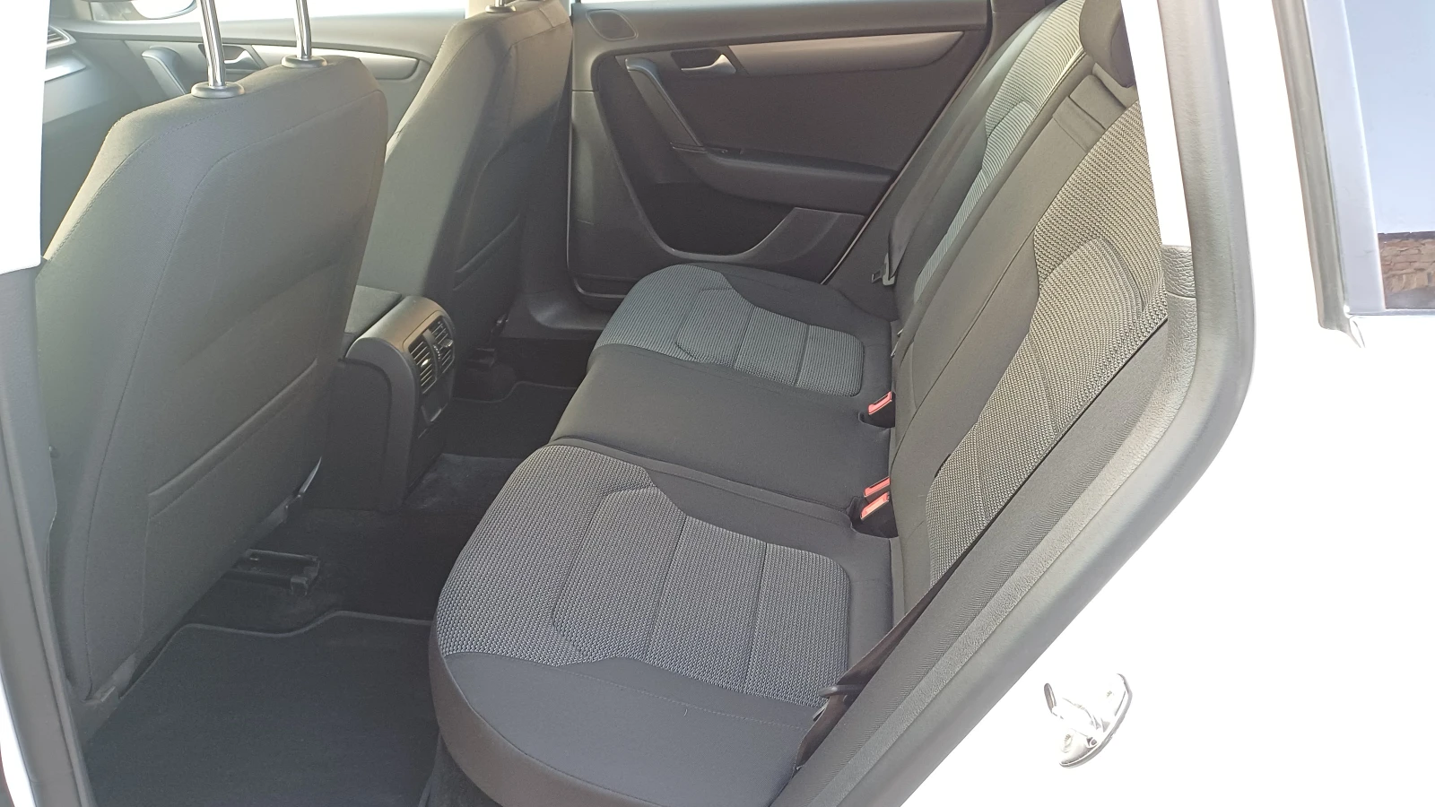 VW Passat 2.0 TDI 140k, снимка 8 - Автомобили и джипове - 55891264