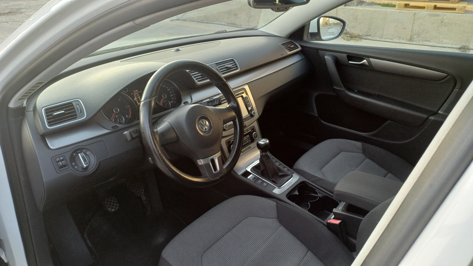 VW Passat 2.0 TDI 140k, снимка 6 - Автомобили и джипове - 55891264