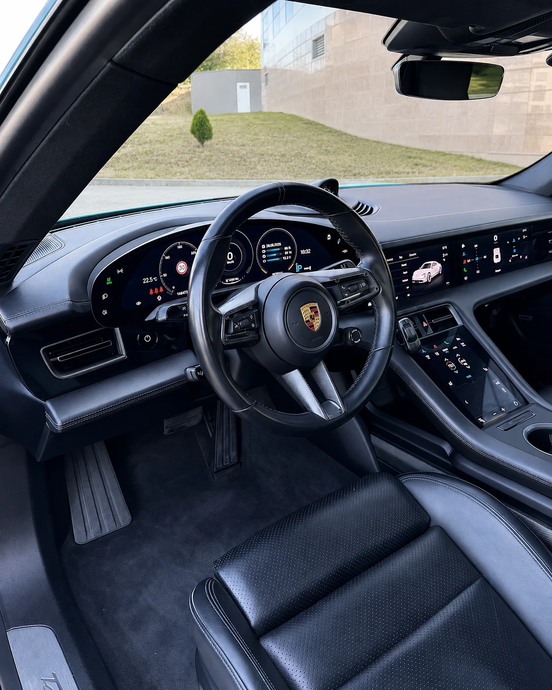 Porsche Taycan Porsche Taycan 4S   570 к.с. / BOSE / PPF / Tiffan, снимка 8 - Автомобили и джипове - 55938224