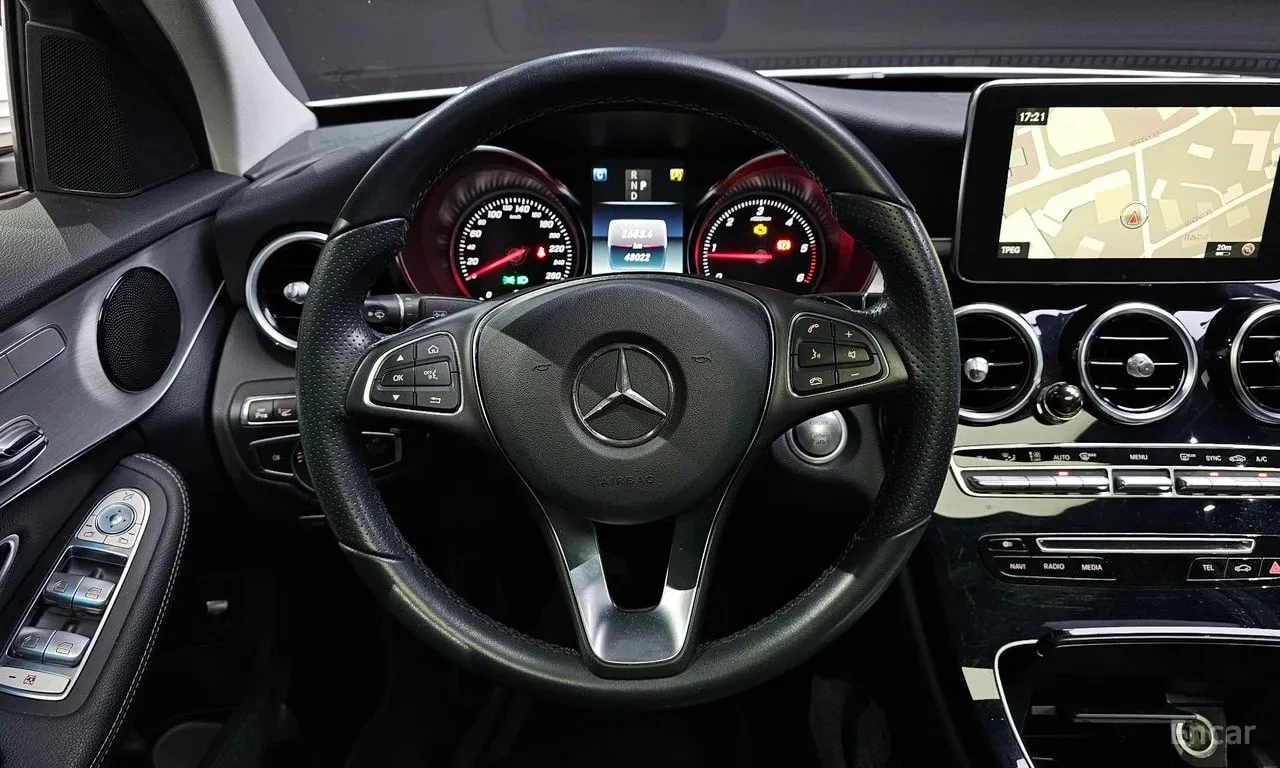 Mercedes-Benz C 220 * Avantgarde * ФИКСИРАНА ЦЕНА ДО БЪЛГАРИЯ, снимка 12 - Автомобили и джипове - 56104116