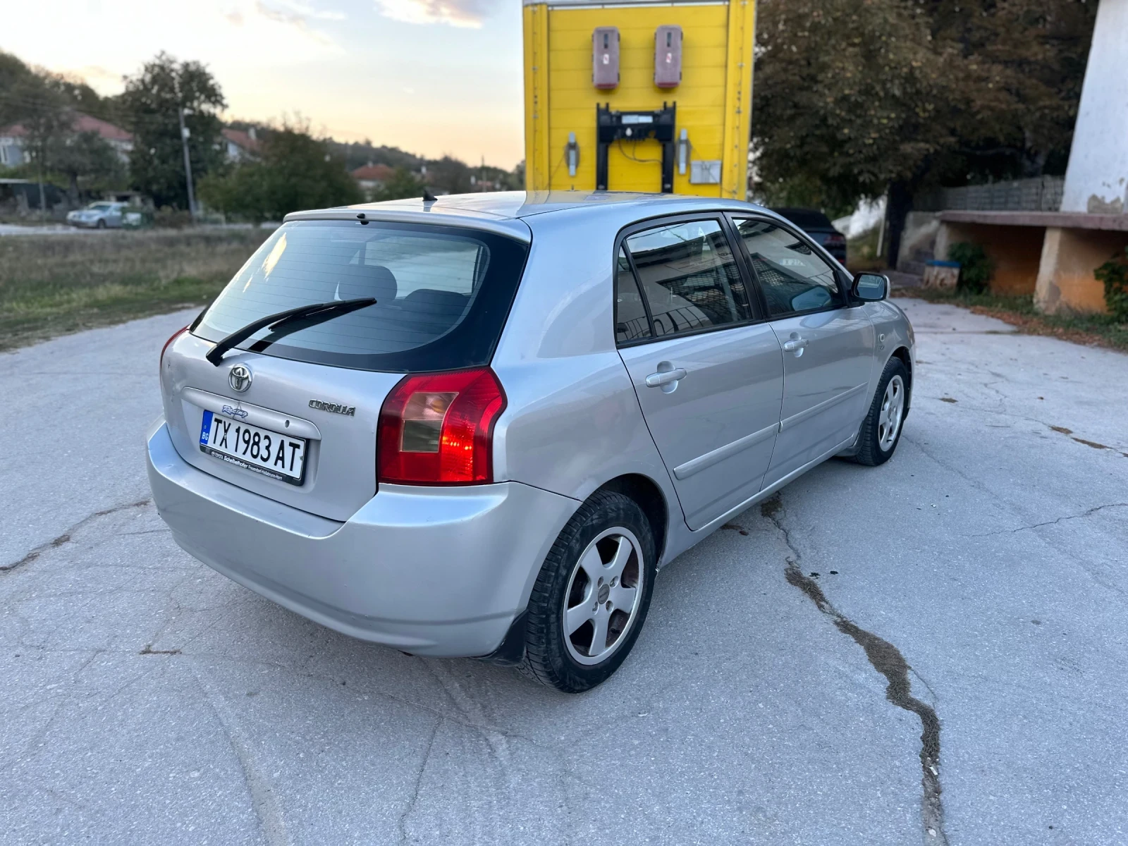 Toyota Corolla 2.0d4d, снимка 4 - Автомобили и джипове - 56434866