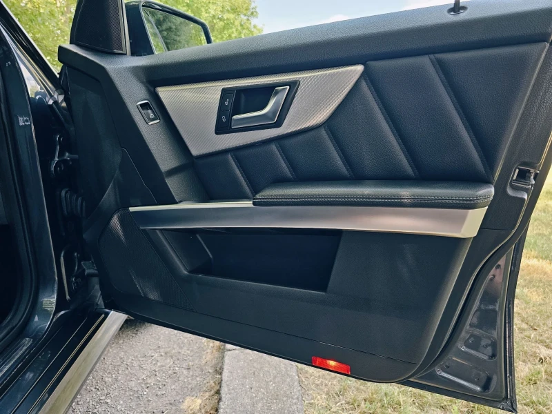 Mercedes-Benz GLK 220CDI AMG * 7G * 4-MATIC * FACELIFT * EURO 5B, снимка 13 - Автомобили и джипове - 51734064