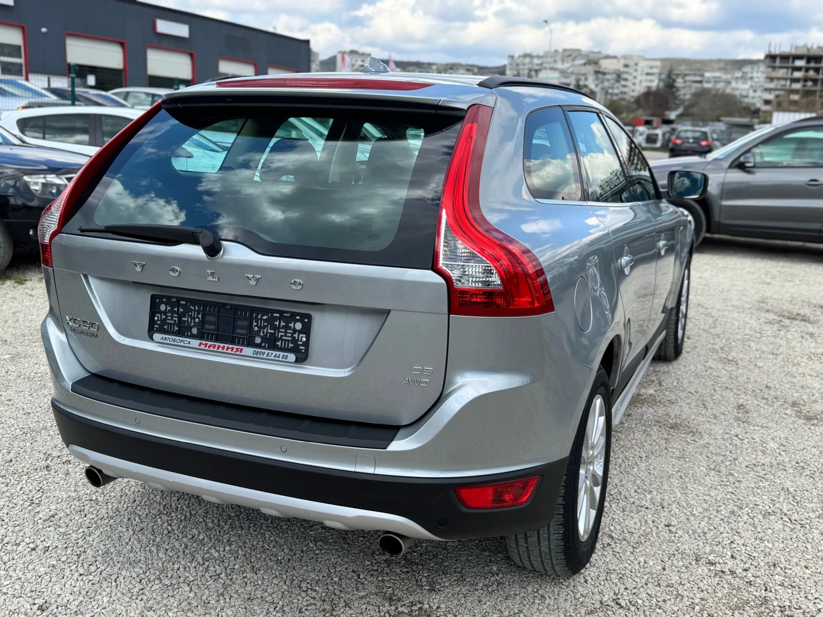 Volvo XC60 2.4d 4x4 - изображение 4