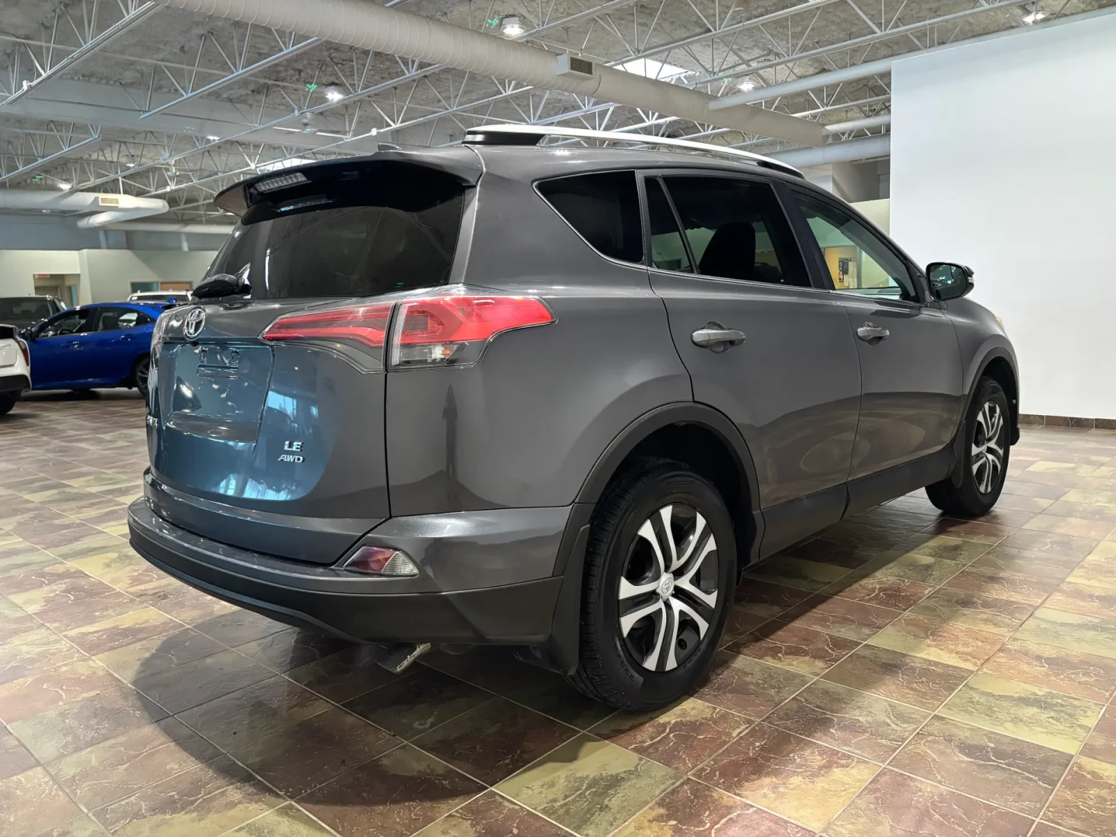 Toyota Rav4 LE*  - изображение 4