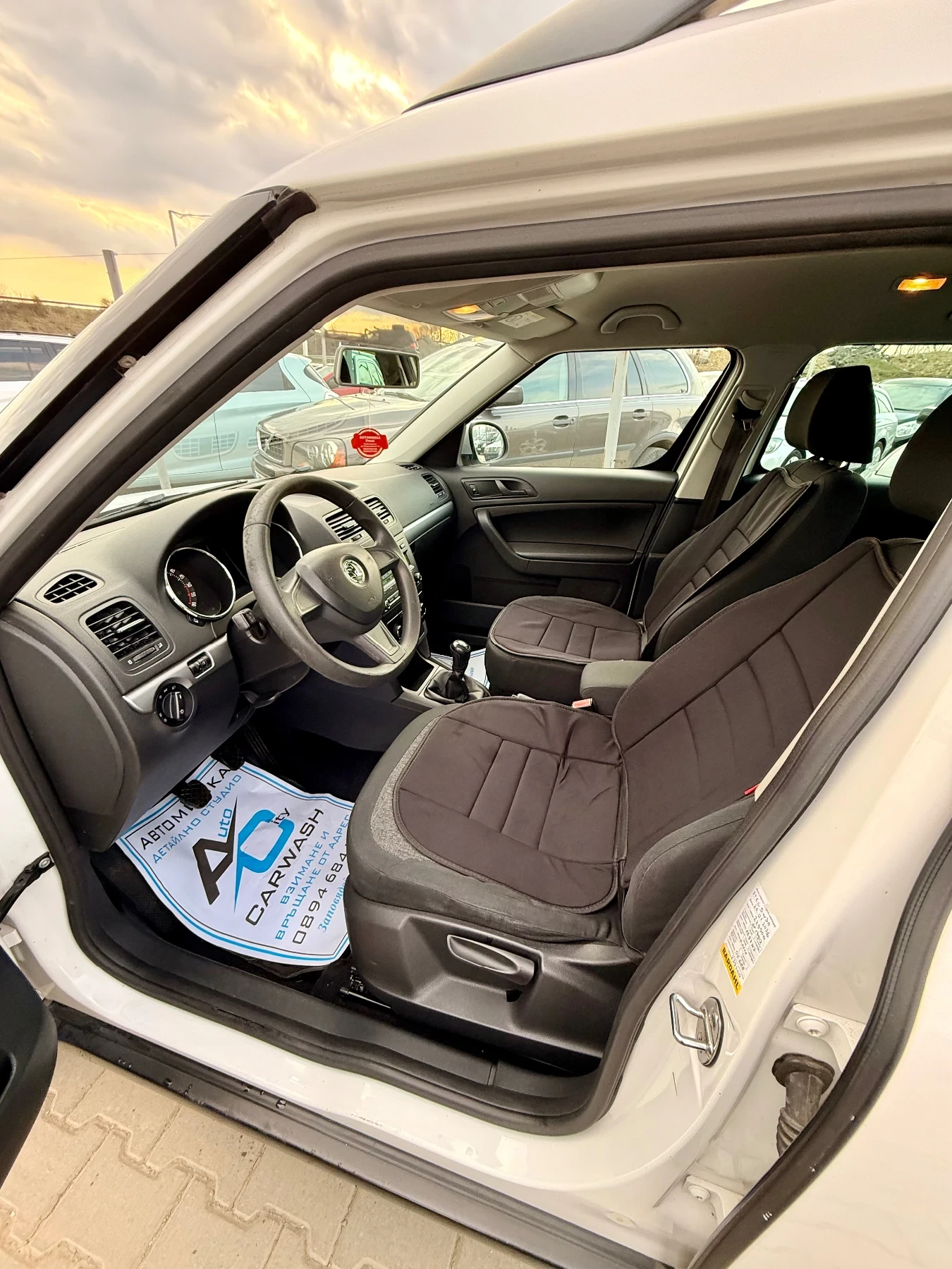 Skoda Yeti Топ състояние* 1.6* Обслужена* Всичко платено* Реа, снимка 12 - Автомобили и джипове - 53742907