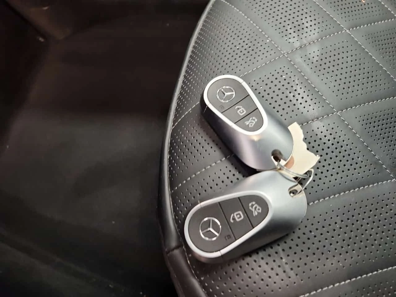 Mercedes-Benz EQE  500| HUD| 360| PANO| CARFAX| 2 КЛЮЧА , снимка 17 - Автомобили и джипове - 54084905